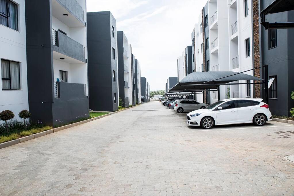 The Ellipse Palazzo Apartment มิดแรนด์ ภายนอก รูปภาพ